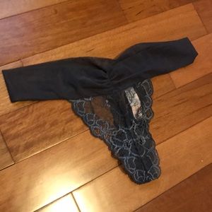 Victoria's Secret Thong Panties LARGE
